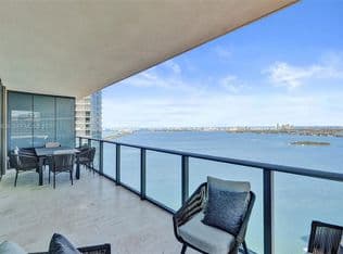 4+1 Condo — 650 NE 32nd St Unit 3901, Miami, 33137