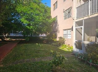2-bedroom Condo — 8411 NW 8th St APT 111, Miami, 33126