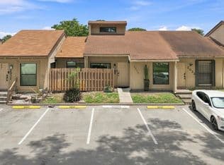 2-bedroom Townhouse — 2016 SW 82nd Avenue, Davie, 33324