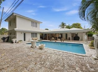 4+1 Müstakil ev — 1310 SE 14th Ct, Deerfield Beach, 33441
