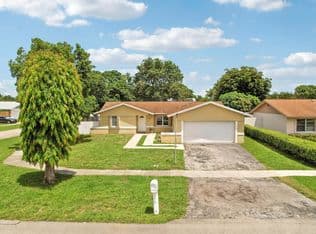 3-bedroom Single-Family Home — 9235 Saddlecreek Drive, Boca Raton, 33496