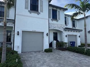 4-bedroom Single-Family Home — 20368 NW 4th Path, Miami Gardens, 33169