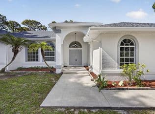 4-bedroom Single-Family Home — 16526 N 78th Rd Road N, Loxahatchee, 33470