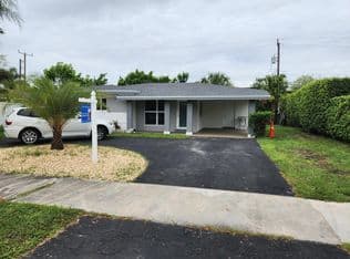 3+1 Müstakil ev — 401 SE 1st Avenue, Pompano Beach, 33062