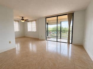 1+1 Condo — 1000 Colony Point Circle #315, Pembroke Pines, 33026