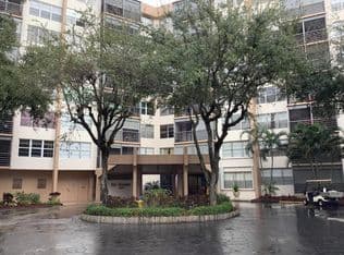 1+1 Condo — 1300 Saint Charles Place Unit Ph13, Hollywood, 33026