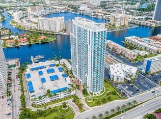 1-bedroom Condo — 1945 S Ocean Dr APT 312, Hallandale Beach, 33009