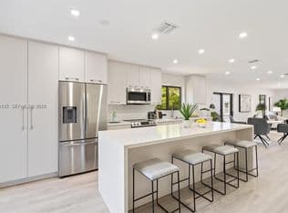3+1 Müstakil ev — 222 SW 3rd Ter, Dania Beach, 33004