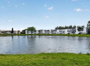 2+1 Condo — 202 Wellington D, West Palm Beach, 33417