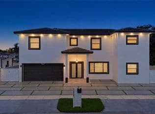 5+1 Müstakil ev — 13331 SW 41st St, Miami, 33175