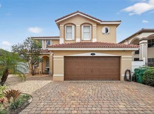 4+1 Müstakil ev — 15144 SW 20TH STREET, Miami, 33185
