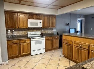 3+1 Condo — 3057 Coral Springs Dr APT 102, Coral Springs, 33065