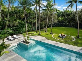 6-bedroom Single-Family Home — 5002 SW 86th St, Miami, 33143