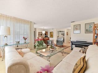 3-bedroom Condo — 3385 Jog Park Drive, Greenacres, 33467