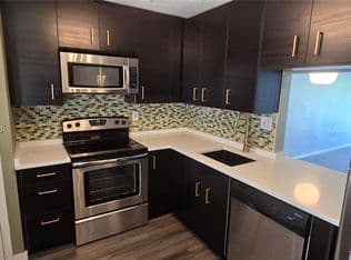 1-bedroom Condo — 1201 NE 191st St #G306, Miami, 33179