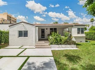 4+1 Müstakil ev — 2801 NW 6th St, Miami, 33125