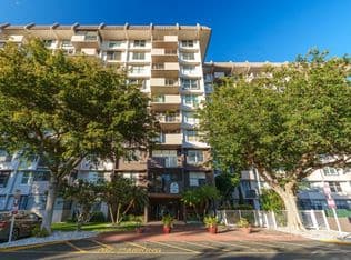 1-bedroom Condo — 777 S Federal Hy #811-d, Pompano Beach, 33062