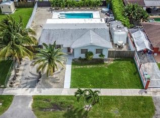 3-bedroom Single-Family Home — 12100 SW 181st Ter, Miami, 33177