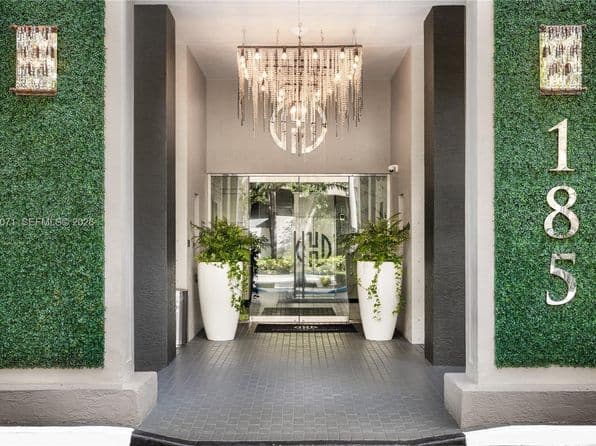 2-bedroom Condo — 185 SE 14th Ter APT 1010, Miami, FL 33131
