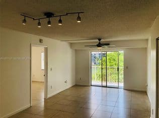 2+1 Condo — 8260 SW 210th St APT 210, Cutler Bay, 33189