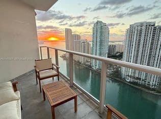 2-bedroom Condo — 300 S Biscayne Blvd #T-2806, Miami, 33131
