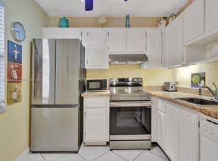 2-bedroom Condo — 2861 Somerset Dr APT 211, Fort Lauderdale, 33311