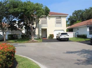 3+1 Müstakil ev — 1335 Seagrape Cir, Weston, 33326