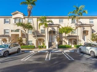 2+1 Townhouse — 5670 NW 116th Ave APT 219, Doral, 33178