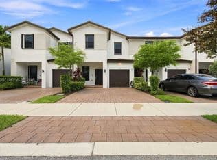 4-bedroom Single-Family Home — 156 SW 185th Way, Pembroke Pines, 33029