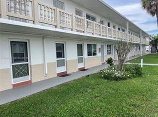 1-bedroom Condo — 20120 NE 2nd Ave APT W28, Miami Gardens, 33179