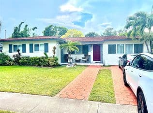 3-bedroom Single-Family Home — 106 N 32nd Ave, Hollywood, 33021