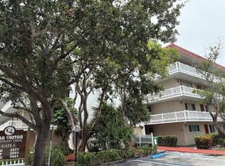 2-bedroom Condo — 3571 Inverrary Drive #209, Lauderhill, 33319