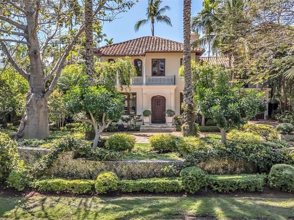 5-bedroom Single-Family Home — 3462 N Moorings Way, Miami, FL 33133