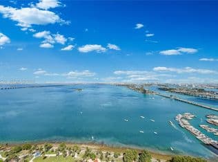 3+1 Condo — 488 NE 18th St Unit 3715, Miami, 33132