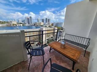 2+1 Condo — 401 Golden Isles Dr APT 1114, Hallandale Beach, 33009