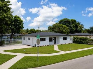 3+1 Müstakil ev — 1571 NW 132nd St, Miami, 33167