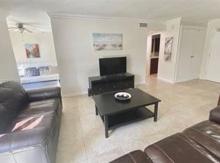 1-bedroom Condo — 210 172nd St APT 226, Sunny Isles Beach, 33160