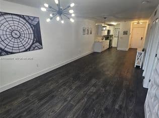 2+1 Condo — 6055 W 19th Ave APT 209, Hialeah, 33012