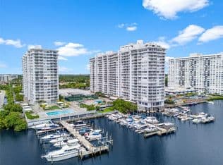 2+1 Condo — 18041 Biscayne Blvd #&-1605, North Miami Beach, 33160