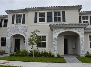 3-bedroom Townhouse — 1801 SE 27th Ter, Homestead, 33035