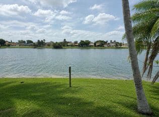4+1 Müstakil ev — 12211 SW 137th Ter, Miami, 33186
