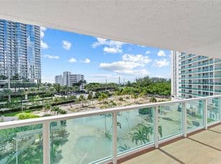2+1 Condo — 100 Bayview Dr APT 507, Sunny Isles Beach, 33160
