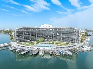 2+1 Condo — 900 Bay Dr APT 122, Miami Beach, 33141