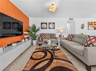 2-bedroom Condo — 200 NE 12th Ave APT 3A, Hallandale Beach, 33009