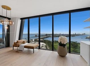 4+1 Condo — 1000 Biscayne Blvd Unit 2402, Miami, 33132