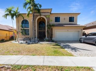 4-bedroom Single-Family Home — 972 NE 36th Ave, Homestead, 33033