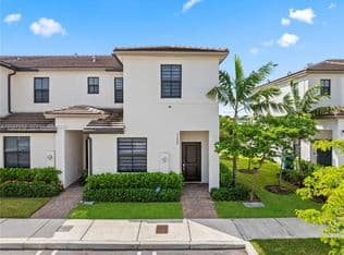 3-bedroom Townhouse — 23489 SW 127th Pl, Homestead, 33032