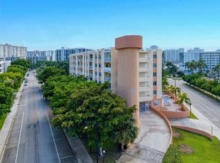 1-bedroom Condo — 200 178th Dr APT 711, Sunny Isles Beach, 33160