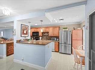 2+1 Condo — 2730 SW 15th Street #3-a, Delray Beach, 33445