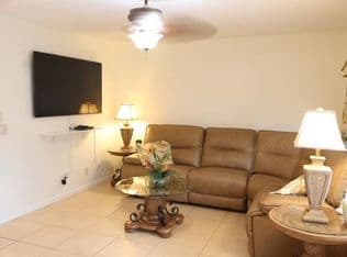 1+1 Condo — 1011 Cornwall A #1011, Boca Raton, 33434
